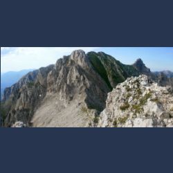 2010-07-09_16-31_Karwendel-HW_Grat7_Blick_zu-Karwendelspitze (1)_Pano.JPG